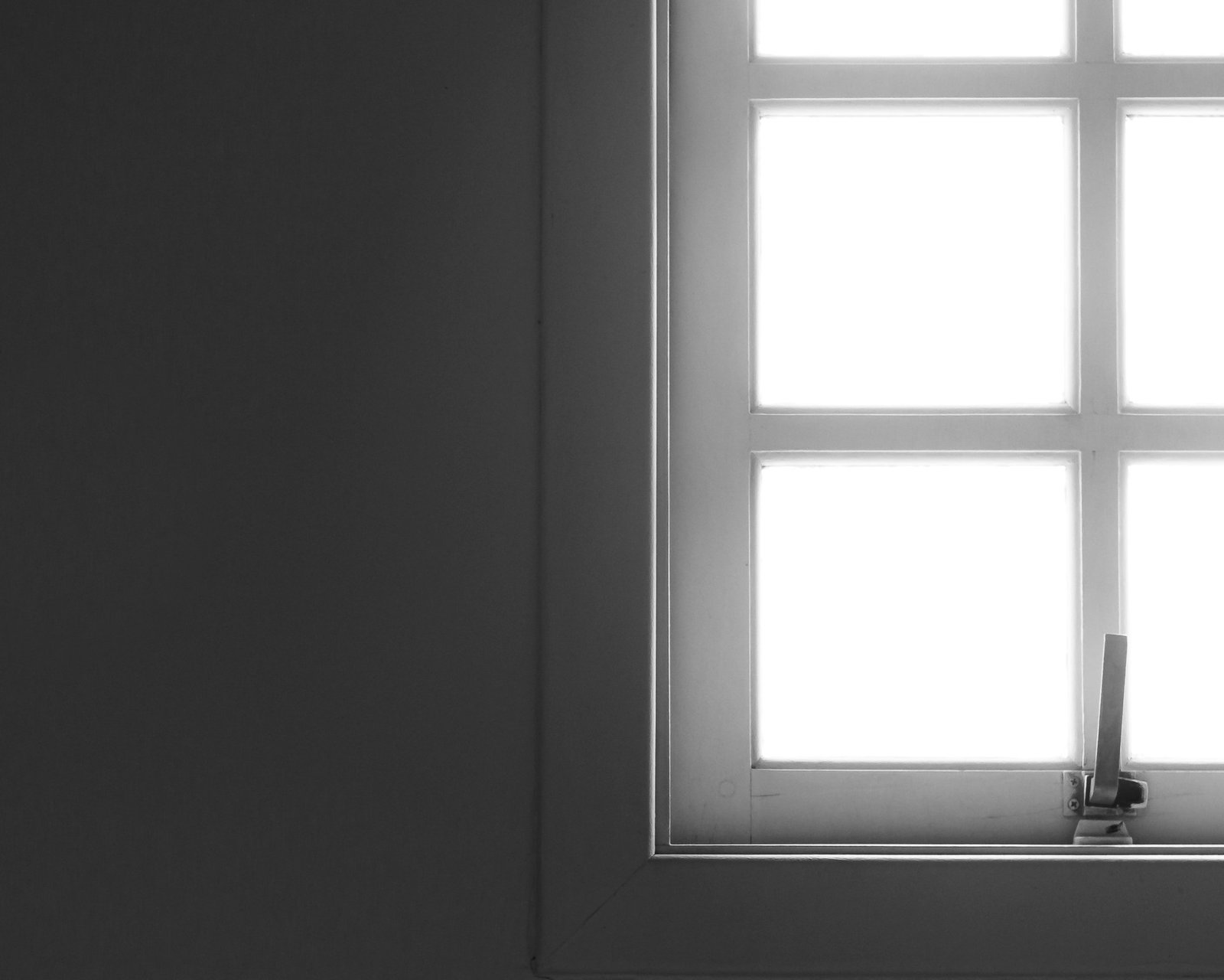 Fenstergriff am geschlossenen Fenster