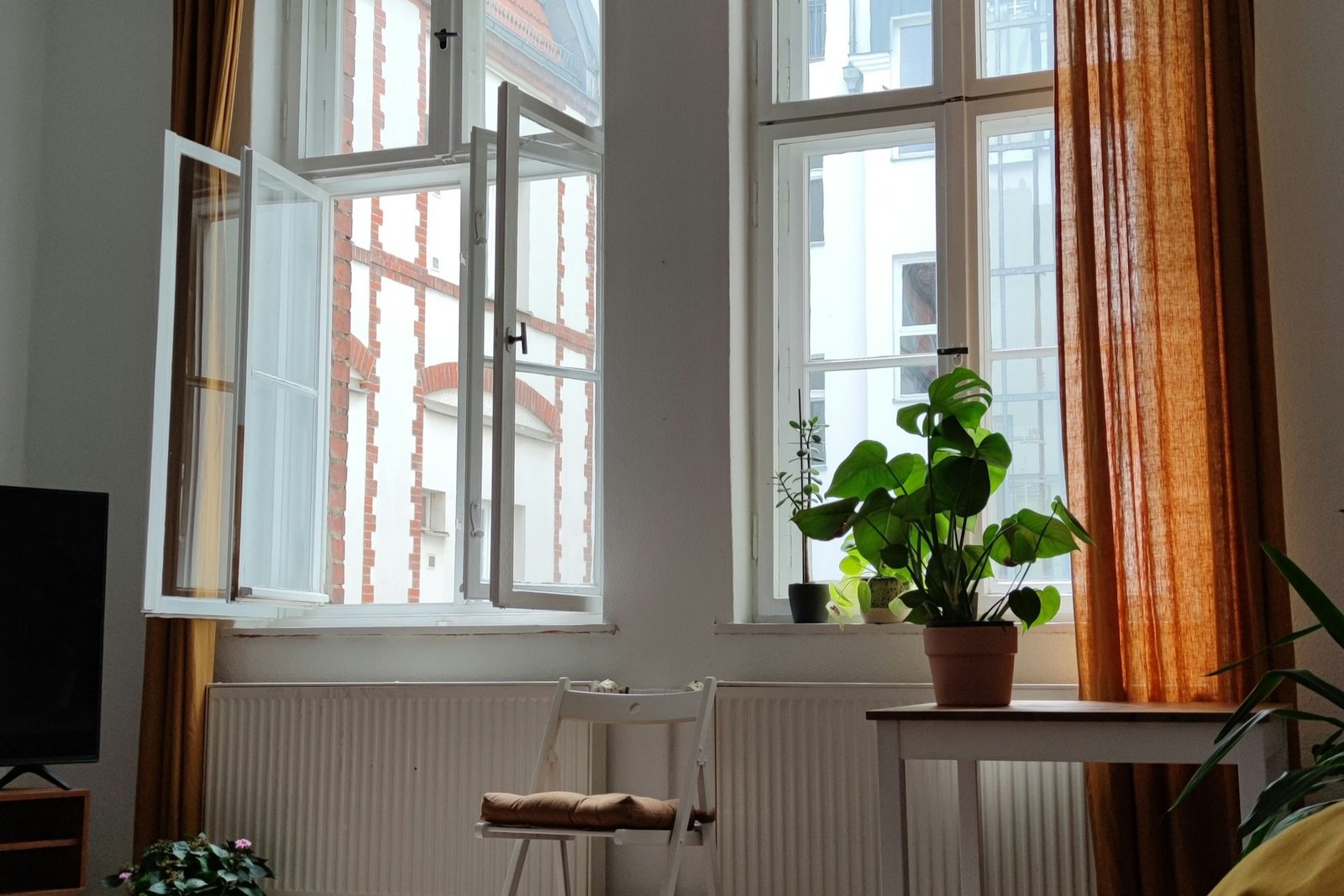 Fenstergriff in waagerechter Stellung, der sich nicht weiterdrehen lässt